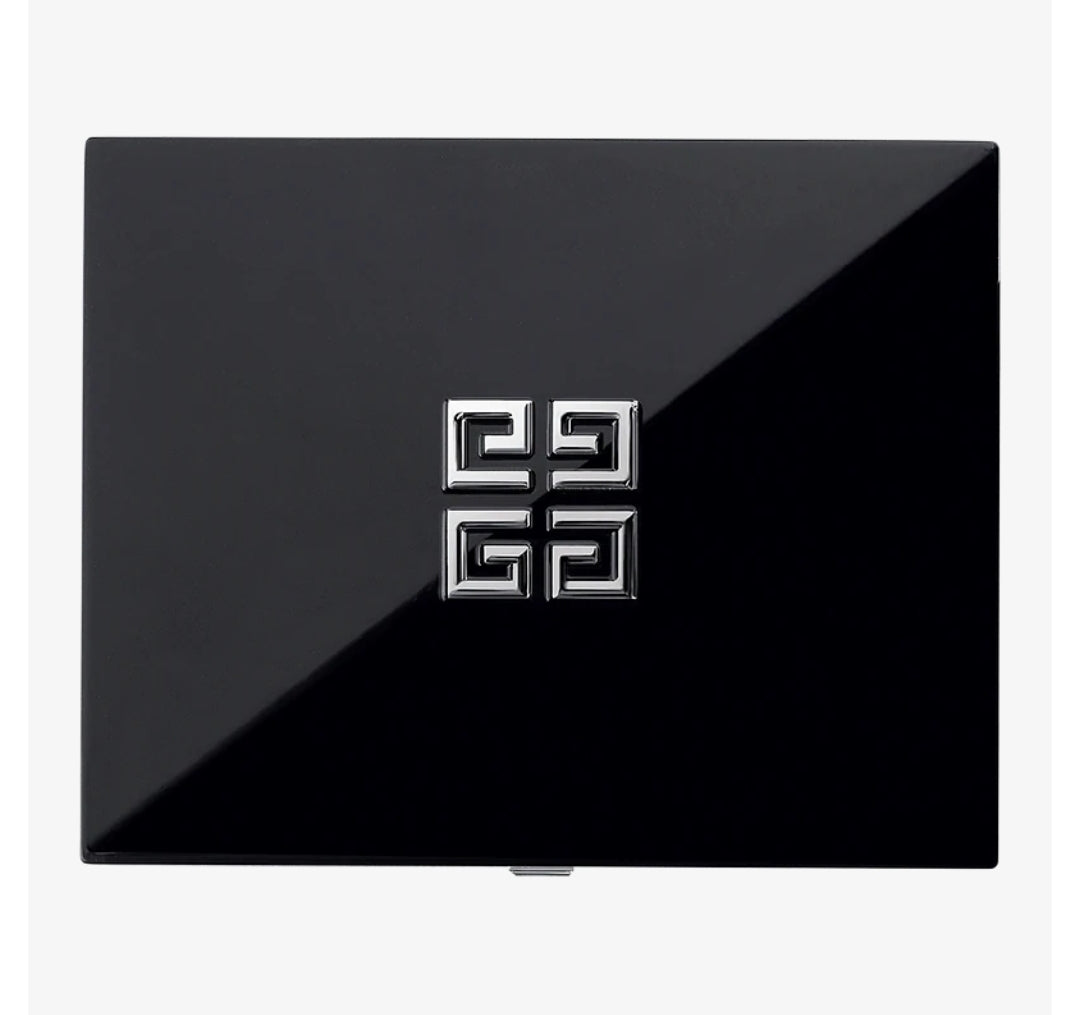 LE 9 DE GIVENCHY
Multi-finish Eyeshadow Palette ad Elevata pigmentazione
