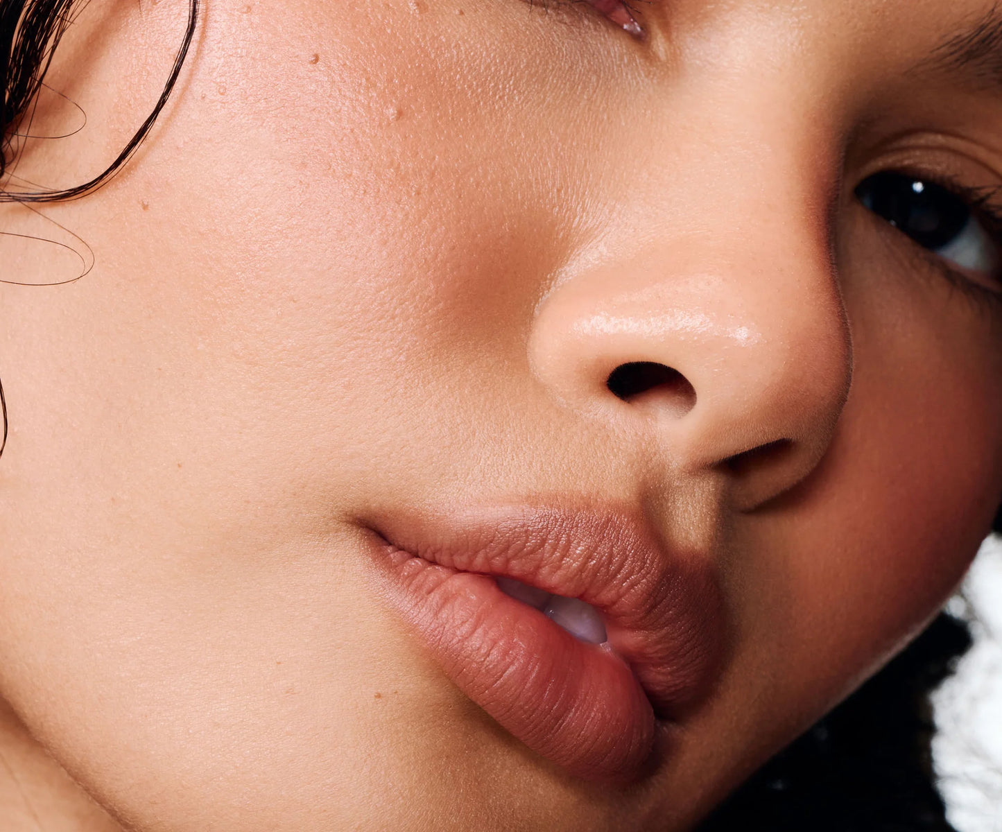 Rhode: peptide lip shape