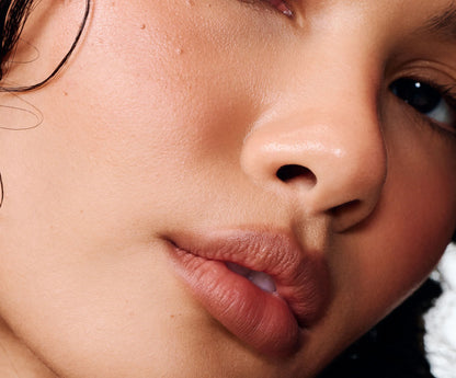 Rhode: peptide lip shape
